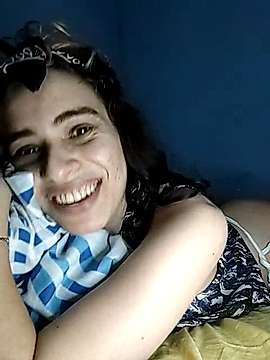 DramaQueen7 naked stripping on cam for live sex video chat