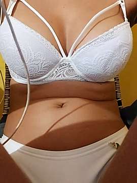 lay_cat naked stripping on cam for live sex video chat