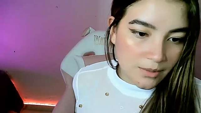 mianinni naked stripping on cam for live sex video chat