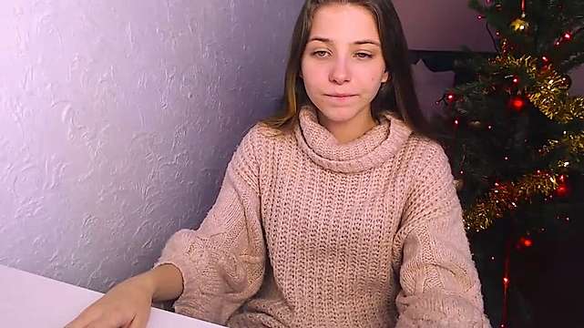 Wonderful_Ellie naked stripping on cam for live sex video chat