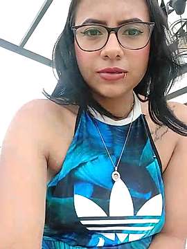 Danilee_ naked stripping on cam for live sex video chat