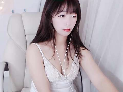 Duanxiaojie naked stripping on cam for live sex video chat