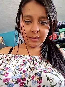 Abril01_ naked stripping on cam for live sex video chat
