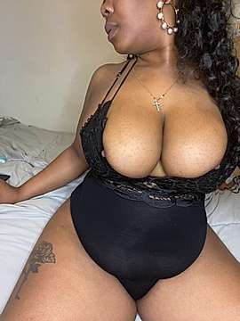 Butterscotchhh naked stripping on cam for live sex video chat