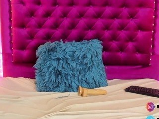 ?, R O X Y ? naked Live Sex Chat Room