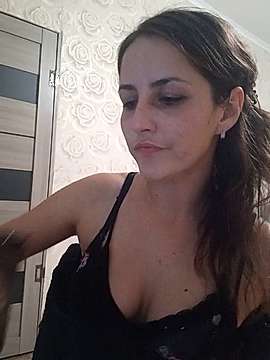 GlamourLedy naked stripping on cam for live sex video chat