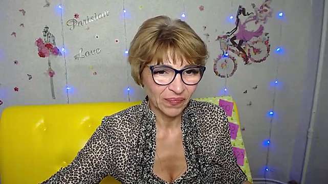 HollySquirt_ naked stripping on cam for live sex video chat