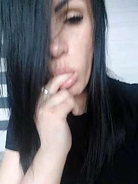 NellyLight naked stripping on cam for live sex video chat