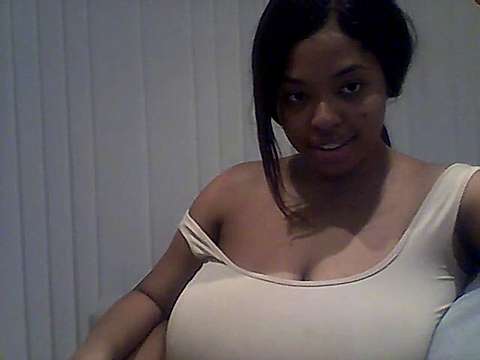 sexycarmel_candy naked stripping on cam for live sex video chat
