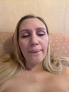 YourBlondee naked stripping on cam for live sex video chat