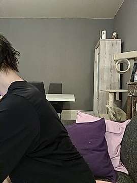 Misslilie01 naked stripping on cam for live sex video chat