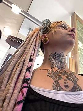 CurlyCate naked stripping on cam for live sex video chat
