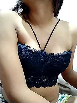 itsurhoney02 naked stripping on cam for live sex video chat