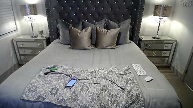 LaceyDuValle13 naked stripping on cam for live sex video chat