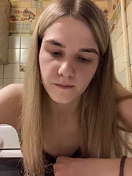 Melisa_Brown naked stripping on cam for live sex video chat