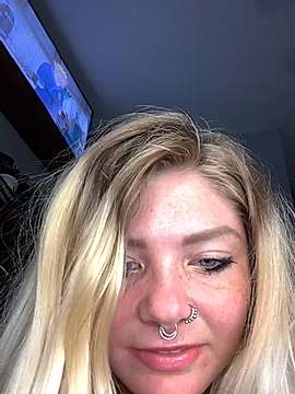 waterfaerie naked stripping on cam for live sex video chat