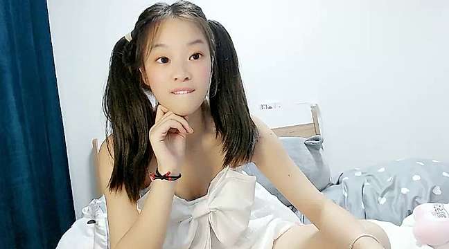 LK_xiaochunzi naked stripping on cam for live sex video chat