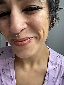 StoneyVella naked stripping on cam for live sex video chat