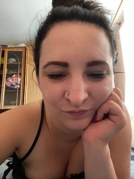 AmyCutie naked stripping on cam for live sex video chat