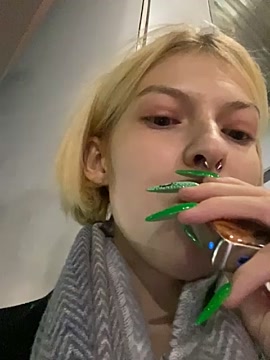 AnnaBeautyCutie naked stripping on cam for live sex video chat