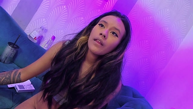 -camila-cooper-_ naked stripping on cam for live sex video chat