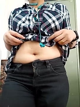 DreamBabee naked stripping on cam for live sex video chat