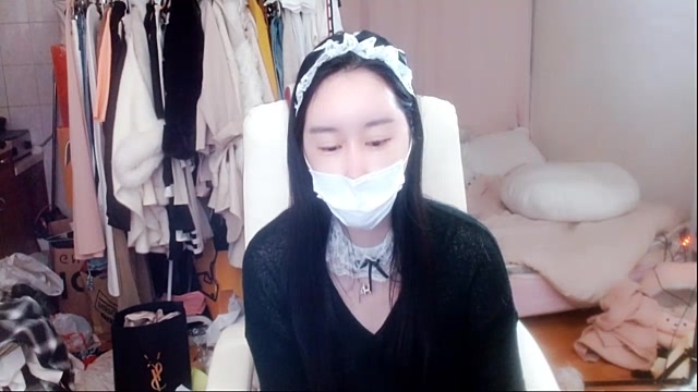 yuunalee naked stripping on cam for live sex video chat