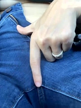 AmeliaLongxo naked stripping on cam for live sex video chat