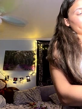 EdibleFlowerXO naked stripping on cam for live sex video chat