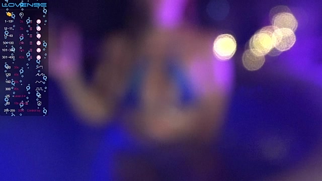 JessiBliss naked stripping on cam for live sex video chat