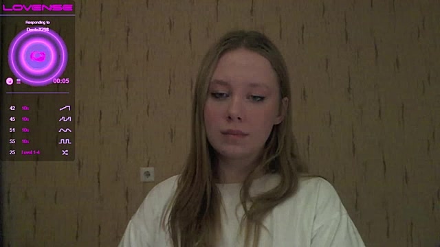 kira_so naked stripping on cam for live sex video chat
