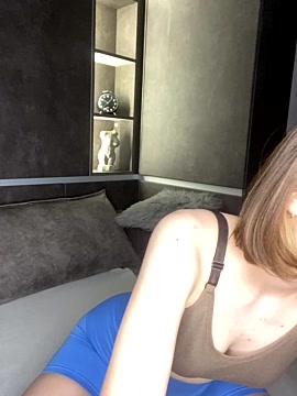 LaureenBlake naked stripping on cam for live sex video chat