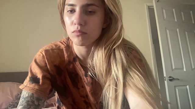 NatalieKneals naked stripping on cam for live sex video chat