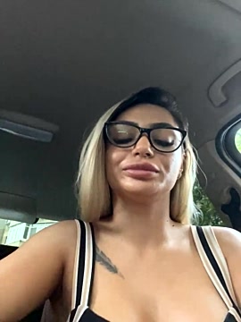 TianaRusell naked stripping on cam for live sex video chat