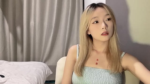 xiaoroubaby naked stripping on cam for live sex video chat