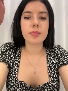 Ellysaa_ naked stripping on cam for live sex video chat