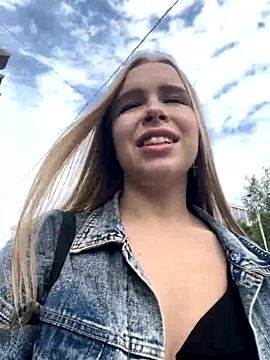 Murrrgirl naked stripping on cam for live sex video chat