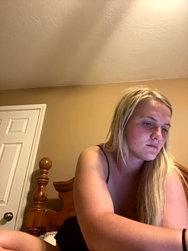 MissBlondie22 naked stripping on cam for live sex video chat