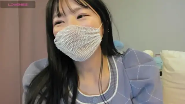 An_zu_chan naked stripping on cam for live sex video chat