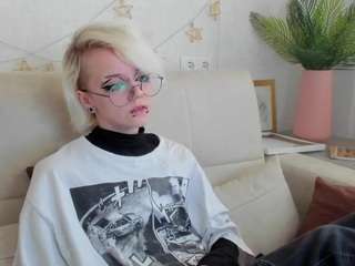 Holy-Silvia naked Live Sex Chat Room