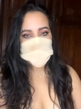 lolo-14 naked stripping on cam for live sex video chat