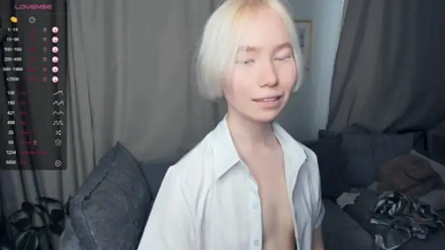 SilverXGloss naked stripping on cam for live sex video chat