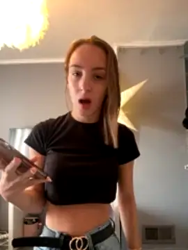 BabyMellisa naked stripping on cam for live sex video chat