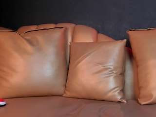 CAT-BLUEE naked Live Sex Chat Room