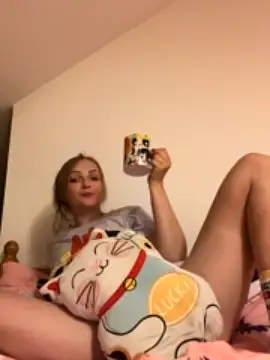LadyTatiana_Madam naked stripping on cam for live sex video chat