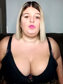 schouronde06 naked stripping on cam for live sex video chat