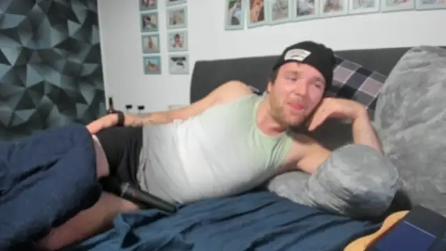 BettDuett naked strip on cam for live sex video chat