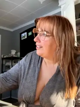 Canadian_BBW naked strip on cam for live sex video chat