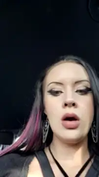 EVILYN naked strip on cam for live sex video chat