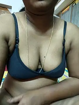 indian-dharshini naked strip on cam for live sex video chat